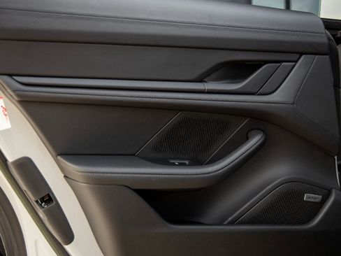 Certified 2023 Porsche Taycan GTS image 32