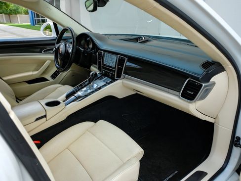 Used 2013 Porsche Panamera S RWD image 16