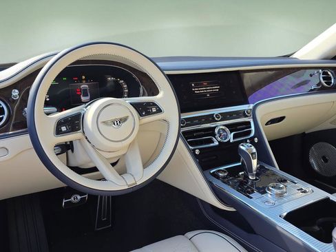 New 2025 Bentley Flying Spur Plug-In Hybrid image 38