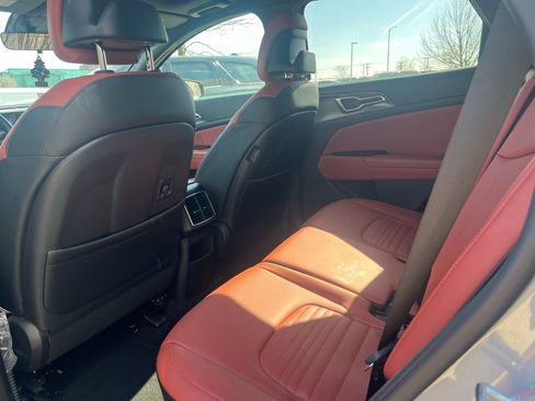 Used 2023 Kia Sportage SX image 8