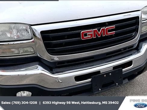 Used 2005 GMC Sierra 2500 SLT w/ Heavy-Duty Power Package image 22