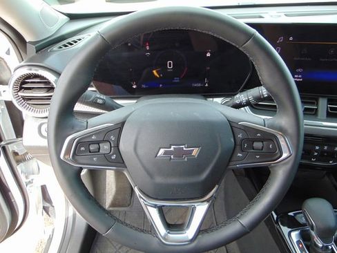 Used 2025 Chevrolet Trax ACTIV w/ Driver Confidence Package FWD image 15
