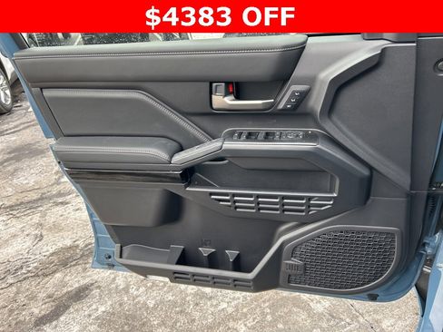 New 2025 Toyota 4Runner Limited image 18