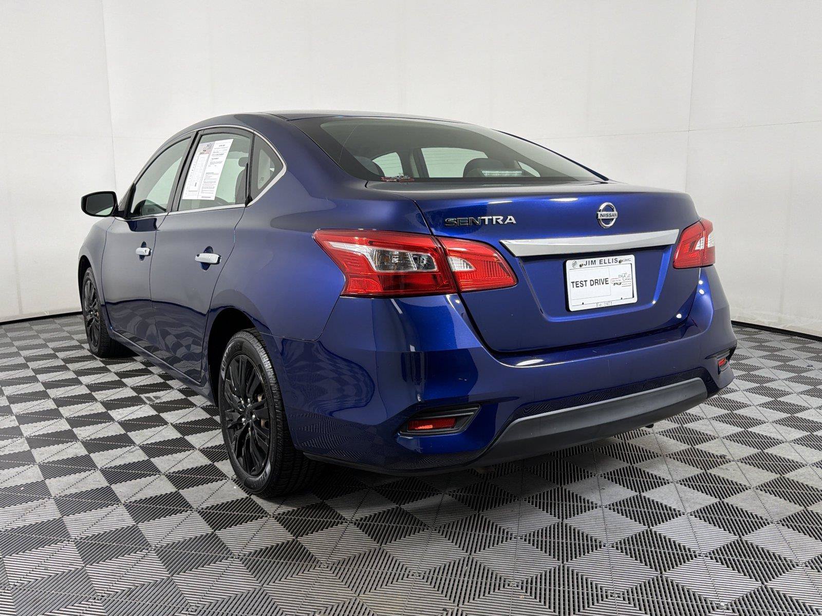 Used 2017 Nissan Sentra S FWD image 4