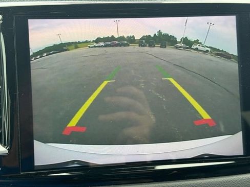 Used 2023 Chrysler Pacifica Touring-L FWD image 24
