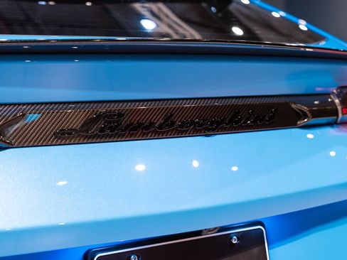 Used 2024 Lamborghini Urus Performante AWD/4WD image 43