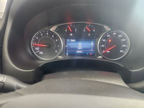 Used 2024 GMC Terrain SLE image 31