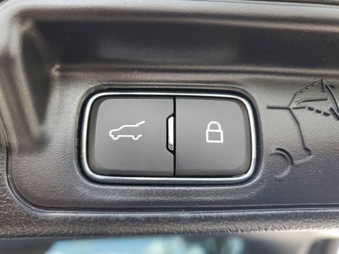 Certified 2022 Ford Explorer XLT w/ Equipment Group 202A RWD image 8