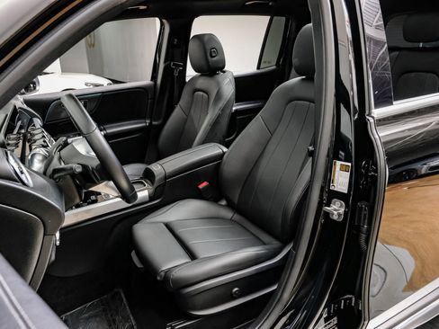 Used 2024 Mercedes-Benz GLB 250 w/ Exclusive Package image 33