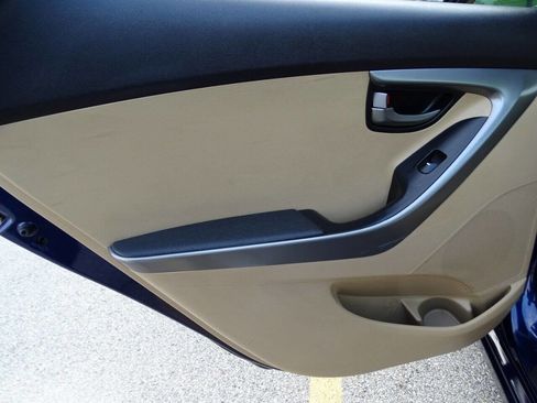Used 2013 Hyundai Elantra GLS FWD image 46
