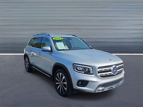 Used 2022 Mercedes-Benz GLB 250 image 2