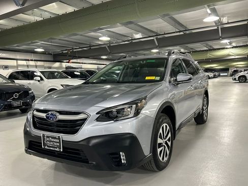 Used 2022 Subaru Outback Premium image 5