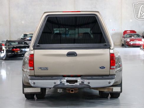Used 2004 Ford F350 Lariat image 27
