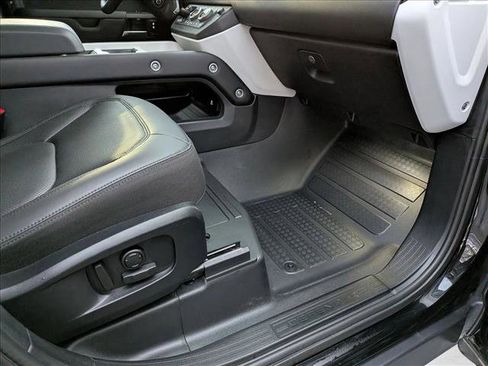 Used 2025 Land Rover Defender 110 S image 16