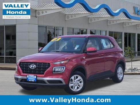 Used 2023 Hyundai Venue SE w/ Cargo Package FWD image 1