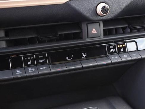 Certified 2023 Toyota Crown image 17