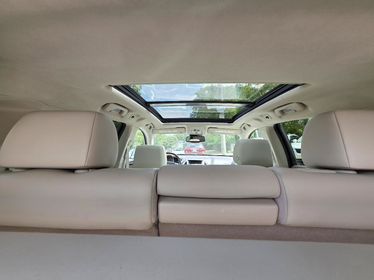 Used 2011 Cadillac SRX Luxury FWD image 36