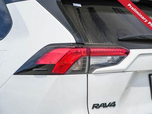 Used 2021 Toyota RAV4 XLE w/ Convenience Package AWD/4WD image 7
