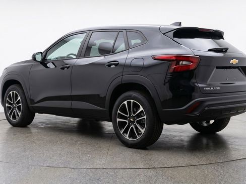 Used 2025 Chevrolet TrailBlazer LT FWD image 6