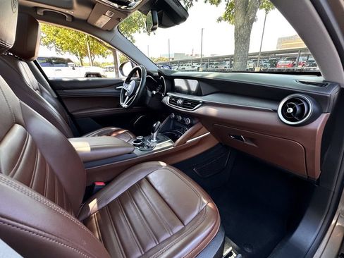 Used 2019 Alfa Romeo Stelvio Ti Lusso w/ Quick Order Package 22X Lusso AWD/4WD image 25