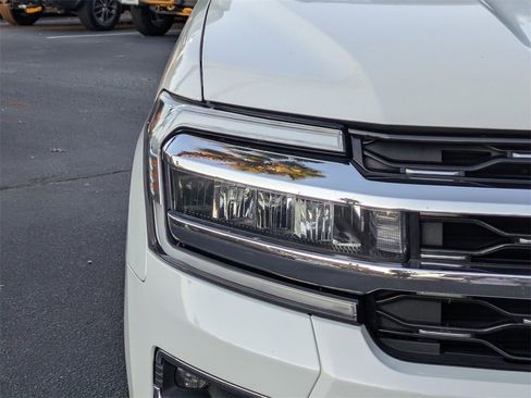 Used 2022 Ford Expedition Limited image 10