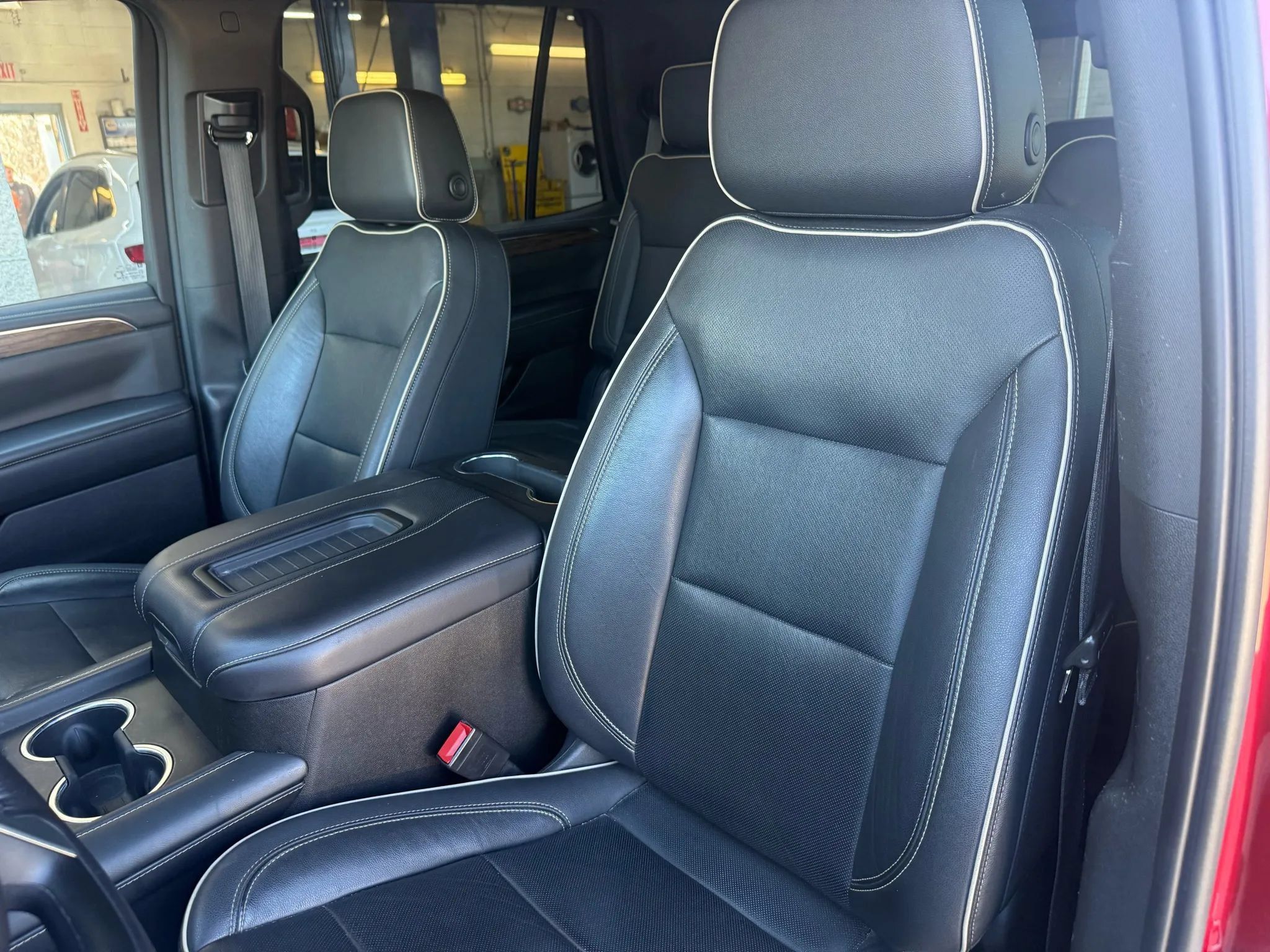 Used 2021 Chevrolet Tahoe Premier AWD/4WD image 18