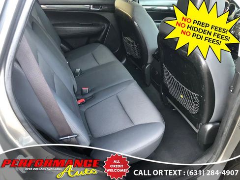Used 2012 Kia Sorento LX w/ Convenience Pkg image 9