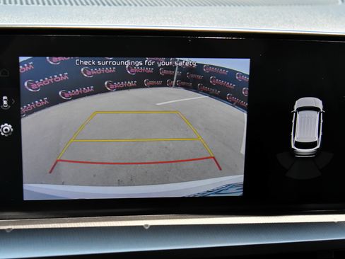 Used 2025 Kia Telluride LX FWD image 18