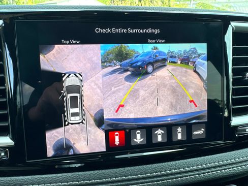 New 2025 Chrysler Pacifica Select FWD image 24