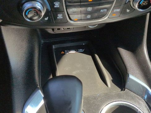 Certified 2023 Chevrolet Traverse LT image 32