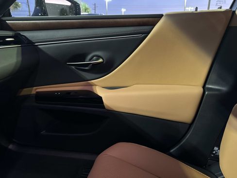 New 2025 Lexus ES 350 w/ Premium Package image 22