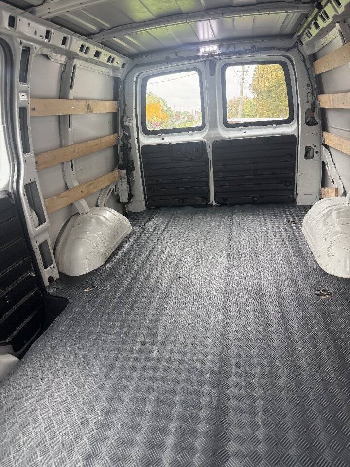 Used 2022 GMC Savana 2500 w/ Driver Convenience Package RWD image 11