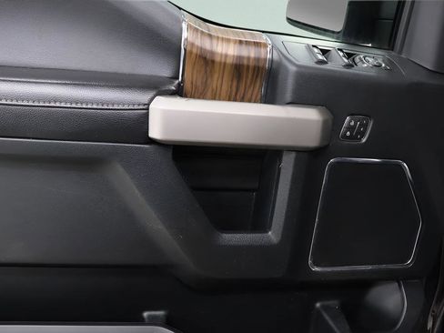 Used 2019 Ford F150 Lariat w/ Equipment Group 502A Luxury image 22