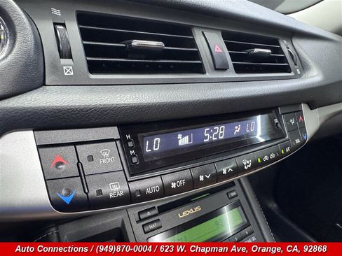 Used 2013 Lexus CT 200h FWD image 17