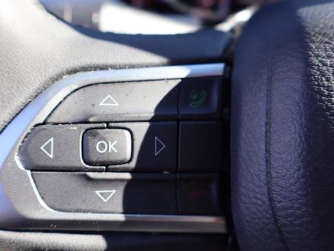 Used 2024 Jeep Compass Latitude image 18