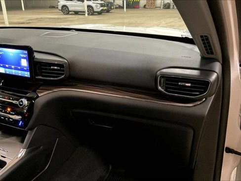 Certified 2023 Ford Explorer Limited w/ Equipment Group 301A AWD/4WD image 15