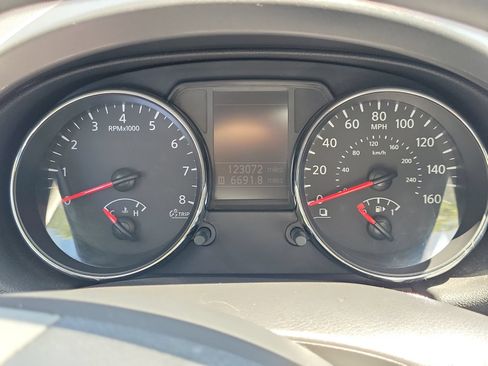 Used 2015 Nissan Rogue S FWD image 20