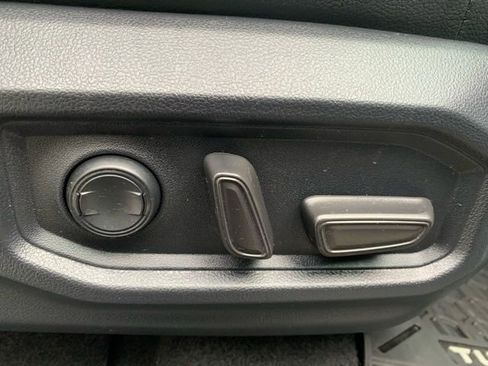 Used 2022 Toyota Tundra Limited image 13