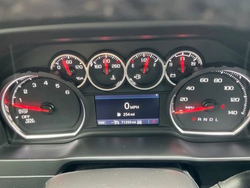 Used 2021 Chevrolet Silverado 1500 LT Trail Boss w/ Convenience Package II AWD/4WD image 4