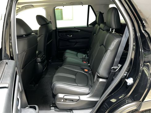 New 2025 Honda Pilot Touring image 13