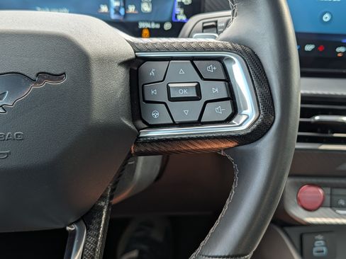 Used 2025 Ford Mustang GT RWD image 21