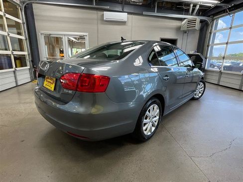 Used 2013 Volkswagen Jetta SE FWD image 5