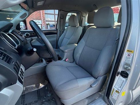 Used 2010 Toyota Tacoma 2WD Access Cab image 13