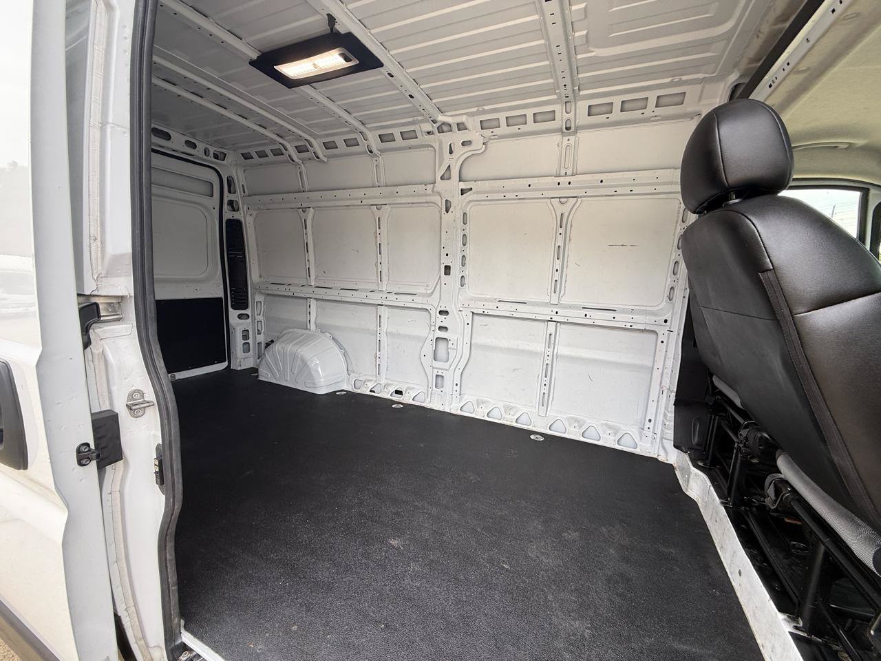 Used 2024 RAM ProMaster 2500 w/ Convenience Group FWD image 25