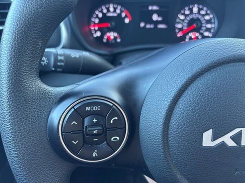 Certified 2022 Kia Soul LX image 17