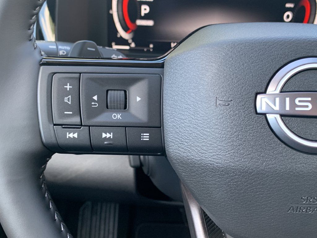 New 2026 Nissan Pathfinder Platinum FWD image 16
