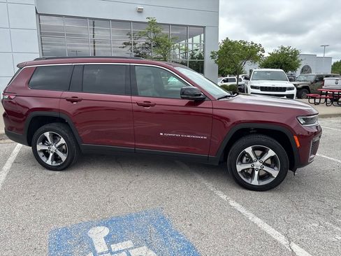 New 2026 Jeep Grand Cherokee L Limited AWD/4WD image 36