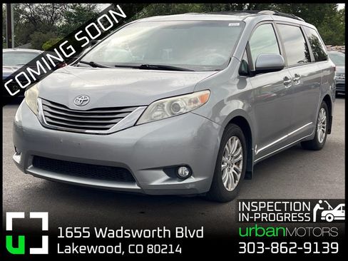 Used 2013 Toyota Sienna XLE w/ Entertainment Pkg FWD image 1