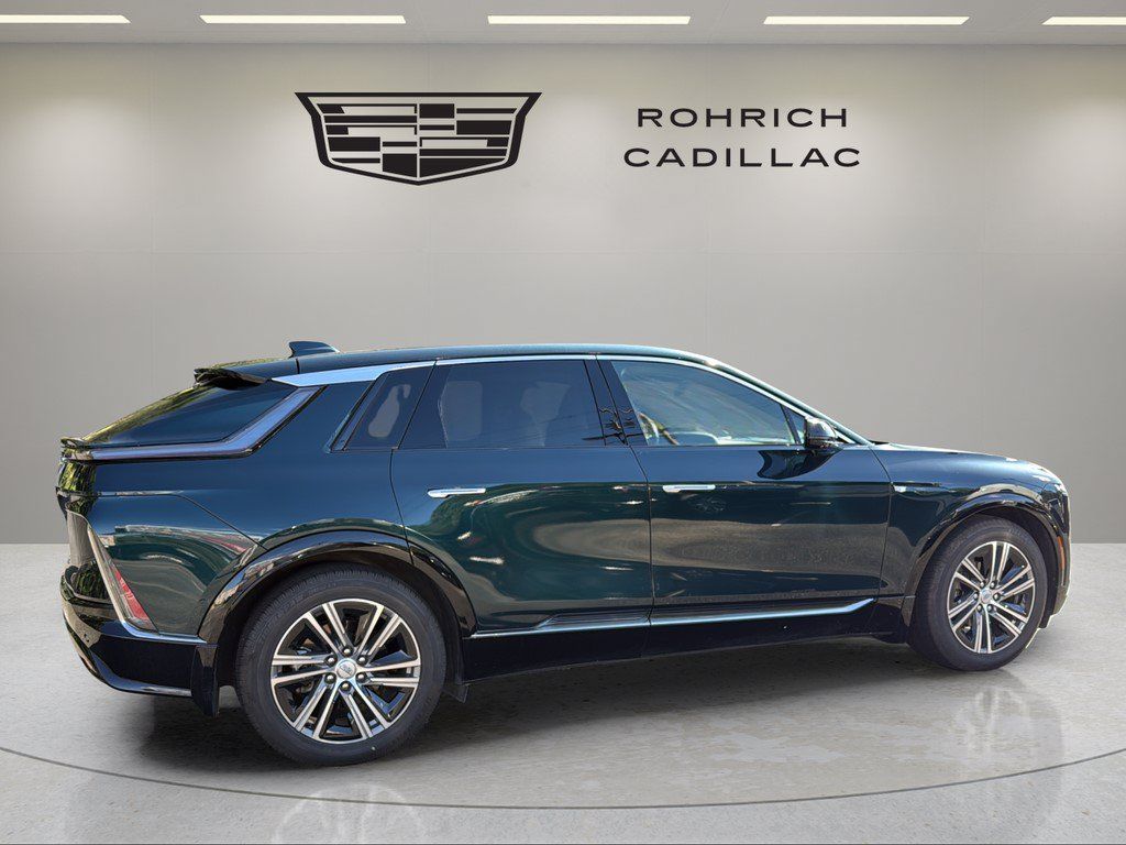 Certified 2024 Cadillac Lyriq Luxury w/ LPO, Floor Liner Package AWD/4WD image 4