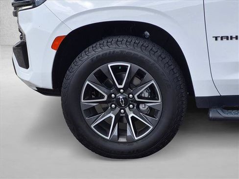 Used 2022 Chevrolet Tahoe Z71 w/ Luxury Package AWD/4WD image 9